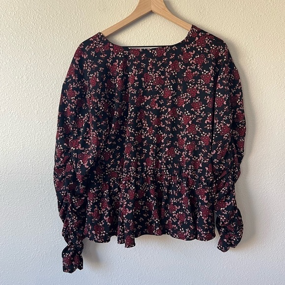 Eloquii Elements Black Burgundy Floral Long Sleeve V Neck Peplum Top- Size 16 - Picture 6 of 11